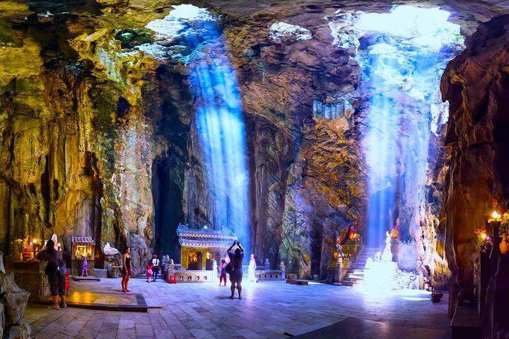 Da Nang Morning Half-Day Tour: Lady Buddha, Son Tra Peninsula & Marble Mountains with Lunch - Guides turn a sightseeing loop into a story