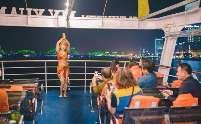 Da Nang Nightlife Adventure: Market,Landmarks & River Cruise - Scenic River Cruise