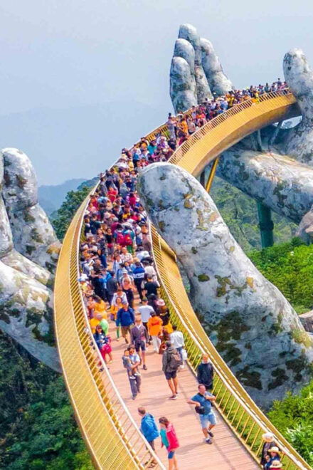 DA NANG: PRIVATE CAR TO BA NA HILLS & HUE CENTER 3 OPTIONS - Driver Qualifications and Support