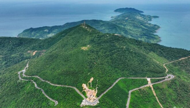 Da Nang : Private Car to Hue via Hai Van Pass & Many Options - Travel Experience and Amenities