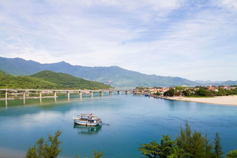 Da Nang : Private Car to Hue With Multi Sightseeing Stops - Hai Van Pass