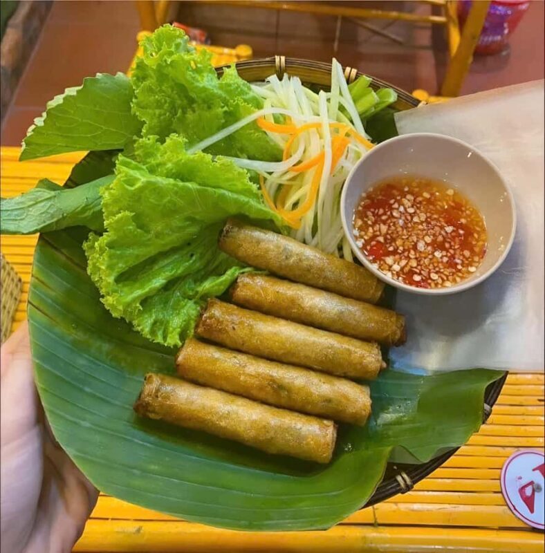 Da Nang: Seven Local Food Tasting & Sightseeing by Scooter - Good To Know