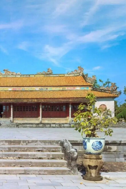 Da Nang - Sightseeing Lang Co Beach - Hue - Included Services and Amenities