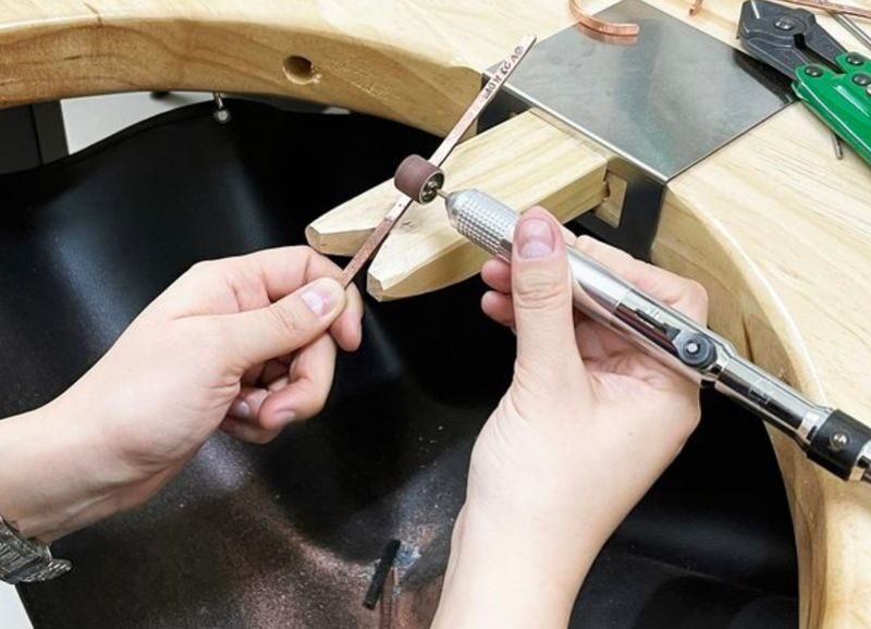 Da Nang: Silver Jewelry Making Workshop with Local Instructor - A local studio with a personal touch