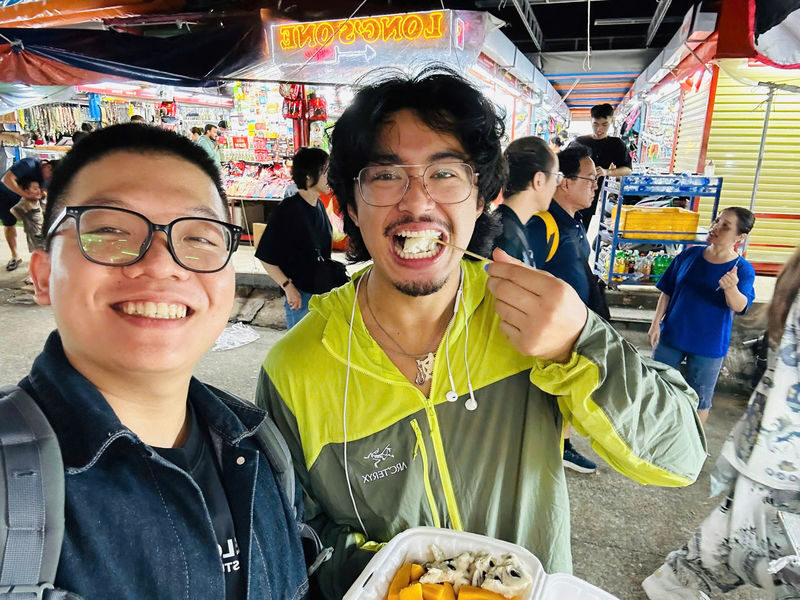 Da Nang Street Food Tour by Scooter - 10 Local Tastings - What happens at the food stops
