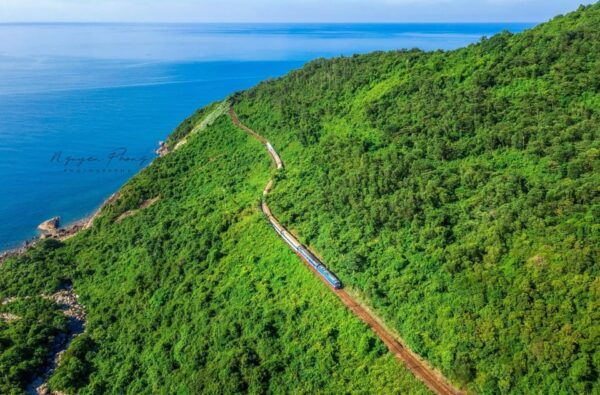 Da Nang to Hue by Car With Sightseeing - Booking and Cancellation Policy