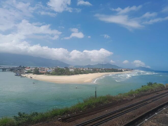 Da Nang to Hue Sightseeing Round Trip by Private Car Driver - Customer Experiences