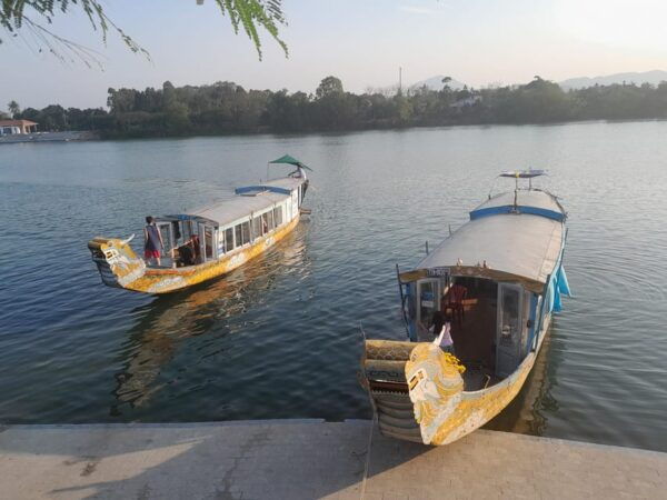 Da Nang to Hue Sightseeing Round Trip by Private Car Driver - Booking Information