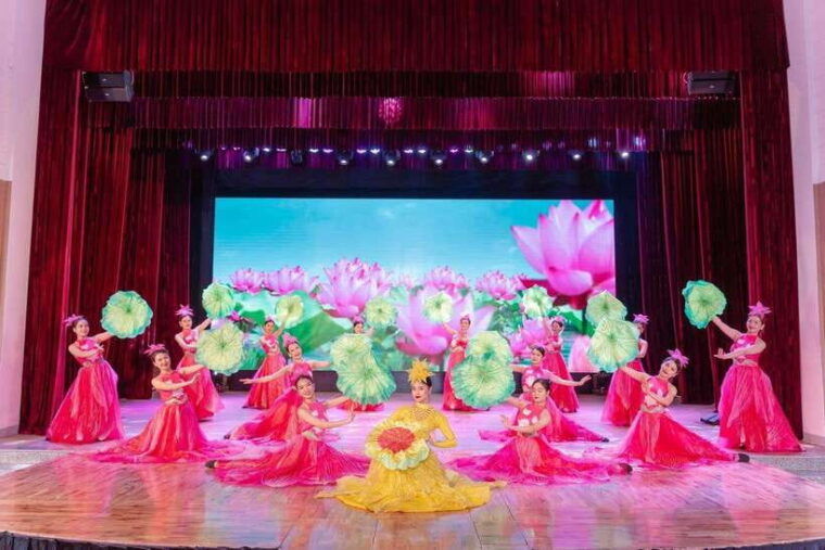 Da Nang: Traditional Vietnamese Ao Dai Elegance Show - 300 Years of Ancient Vietnamese Ao Dai