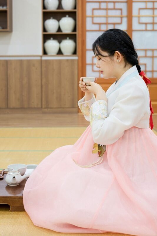 Daegu Mindful Korean Tea Ceremony & Hanbok Experience - What the low starting price includes