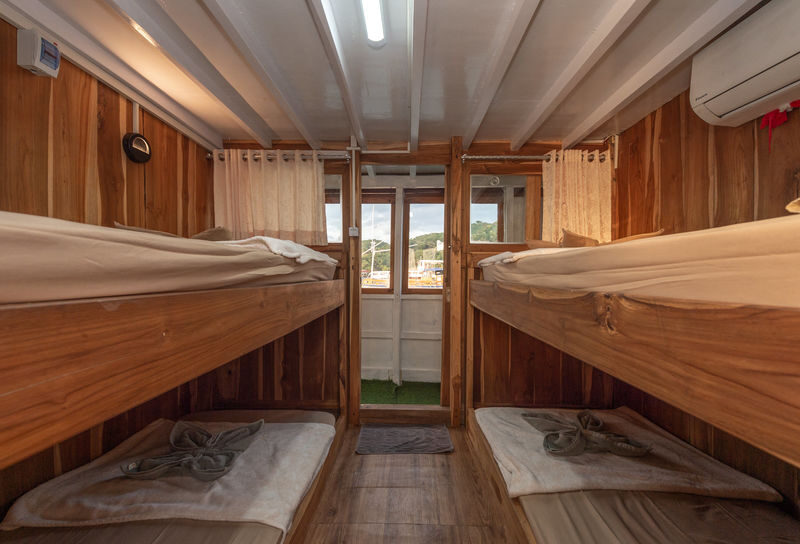 Dahayu Phinisi Sailing Komodo Liveaboard Labuan Bajo - Meals, cabin comfort, and the shared-trip feel