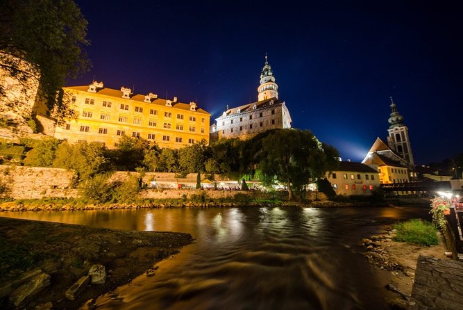 Daily Door-To-Door Shared Shuttle Service From Salzburg to Cesky Krumlov - Hassle-Free Transfer