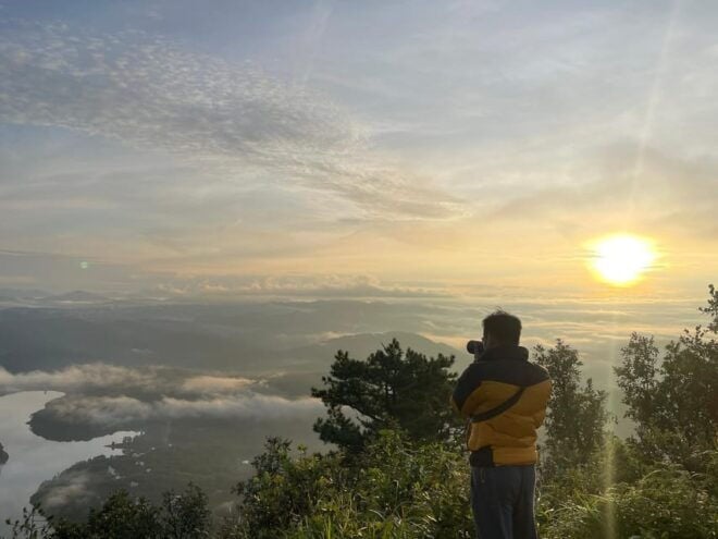 Dalat: Hiking the Mountain to Observe the Cloud and Sunrise - Services Included in the Package