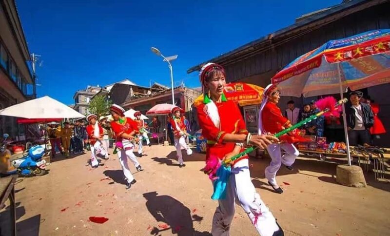 Dali: Ancient City, Three Pagodas, and Longkan (ErHai) Tour - Exploring Dali in Depth