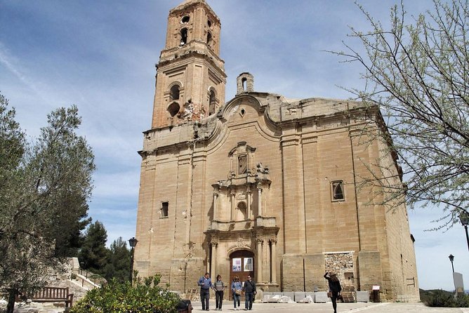 Dalí, Besalú & Garrotxa - Small Group - Exploring the Medieval Town of Besalú