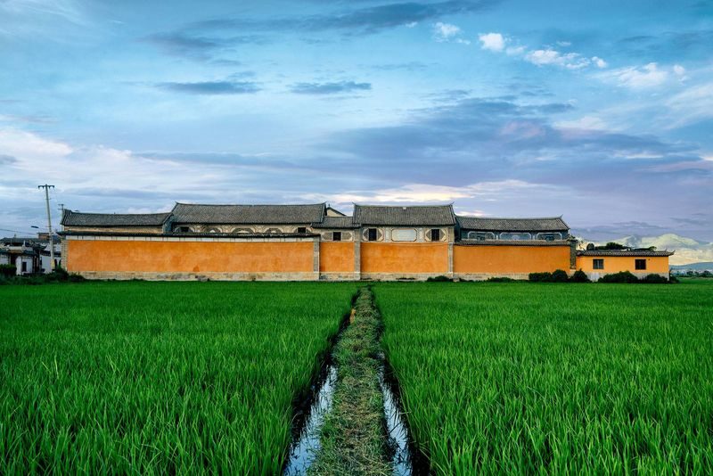 Dali Chongsheng Temple & Xizhou Old Town Full-Day Tour - What the Erhai Lake route offers
