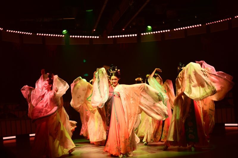 Dali Lisong Banquet: An Immersive Royal Banquet Experience - Choosing the right package and judging the price