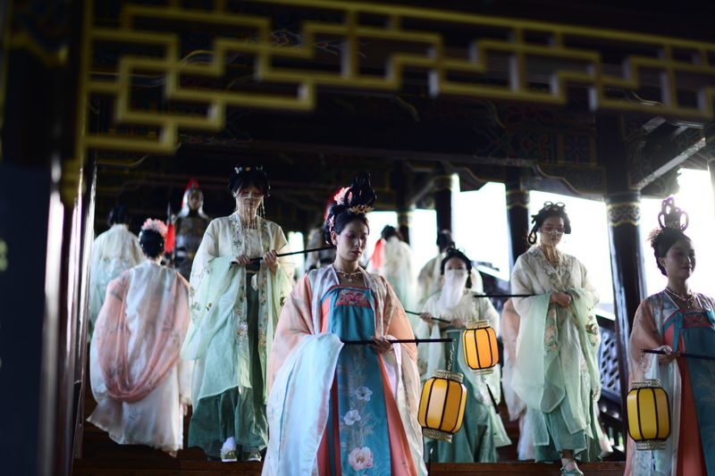 Dali Lisong Banquet: An Immersive Royal Banquet Experience - Who will get the most from this evening