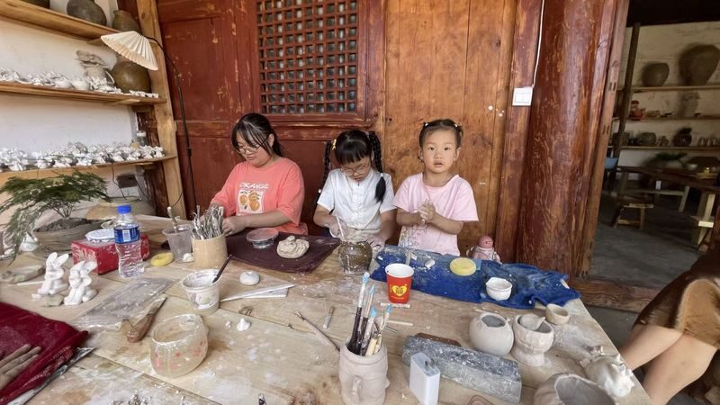 Dali Old Pottery Village Handicraft Experience - From clay hill to family table