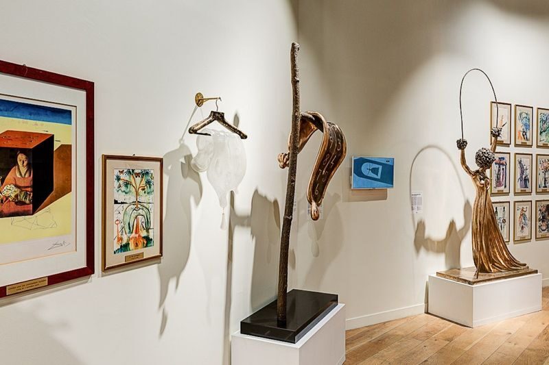 Dali Paris Admission - Dalí in a small Montmartre museum