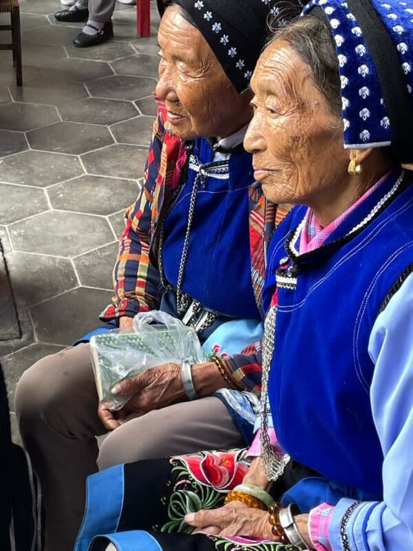 Dali: Private Guided Tour with Local Artist - Similar Experiences