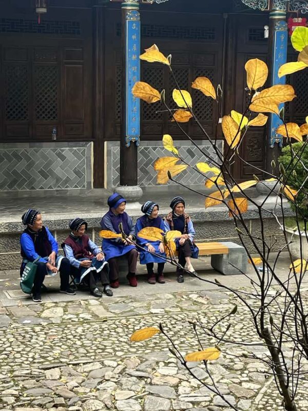 Dali: Private Guided Tour with Local Artist - FAQ