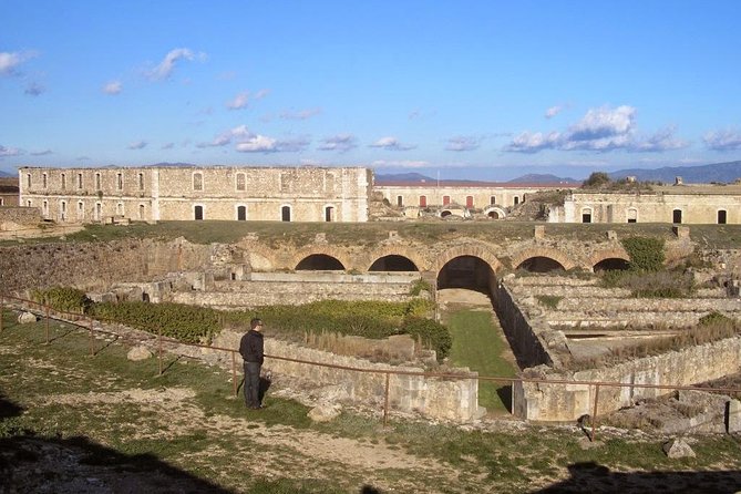 Dalí & Sant Pere De Rodes - Small Group and Hotel Pick up From Palamós - Meeting and Pickup