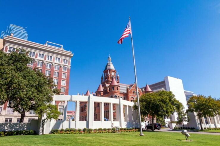 Dallas: City Market, Reunion Tower, and Deep Ellum at Night - Tour Details