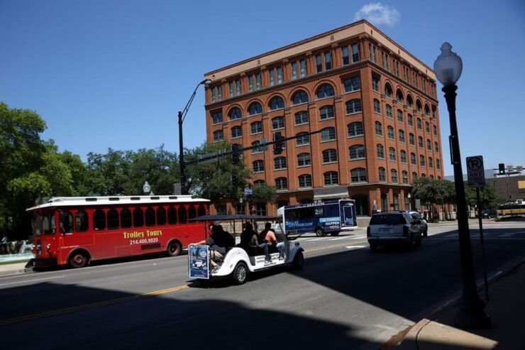 Dallas: Guided Sightseeing Tour in a Comfortable Vehicle - Good To Know