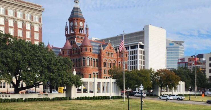 Dallas: Historic Downtown Audio Self-Guided Walking Tour - Tour Experience