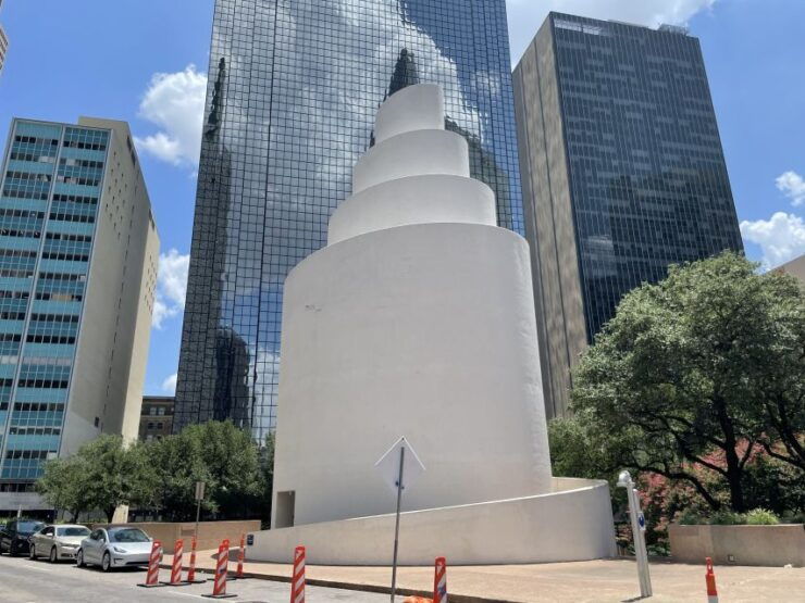 Dallas in Wonderland: A Self-Guided Audio Tour - Tour Overview