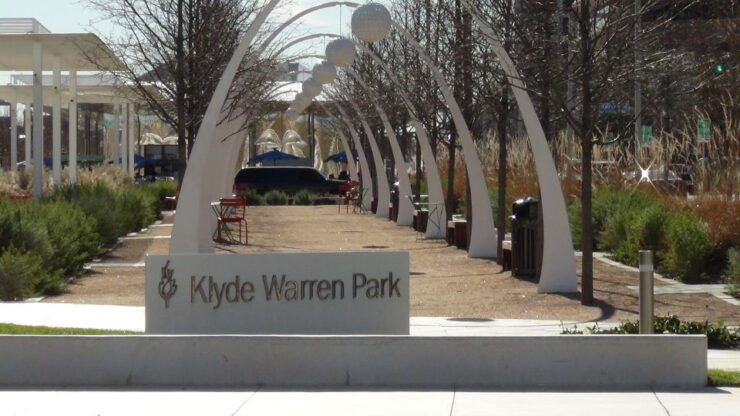 Dallas: VIP Guided Cowboys Stadium Tour and City Sightseeing - Explore Dallas Top Sites