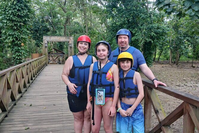 Damajagua 7 Waterfalls Adventure with Traditional Dominican Lunch - Experience the Waterfalls: What You Can Expect