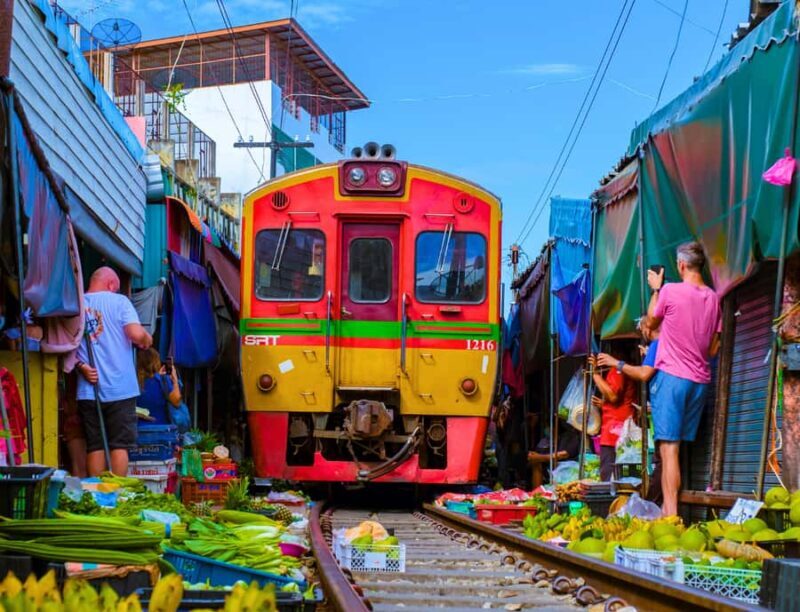 Damnoen Saduak Floating & Maeklong Train Market Private Tour - Good To Know