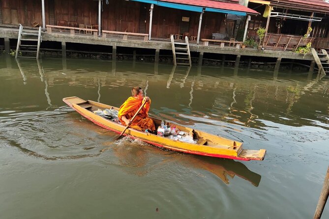 Damnoen Saduak Floating Market & Amphawa Floating Market Private Tour With Guide - Pricing and Group Size Options