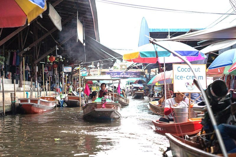 Damnoen Saduak Floating Market Half Day Tour With Boat Ride - From Siam Paragon to the canal market