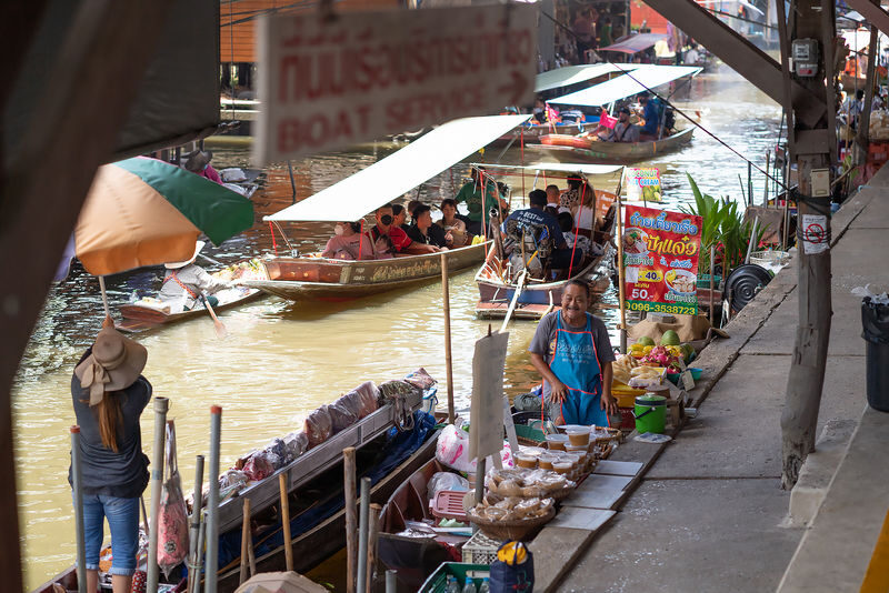 Damnoen Saduak Floating Market Half Day Tour With Boat Ride - Who will get the most from this trip