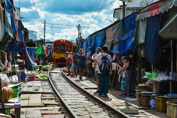 Damnoen Saduak Floating Market & Maeklong Market Tour frm Bangkok - The Bottom Line