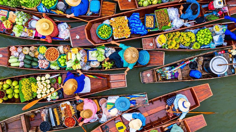 Damnoen Saduak Floating Market & Maeklong Railway Market Day Tour - The train through Maeklong Market