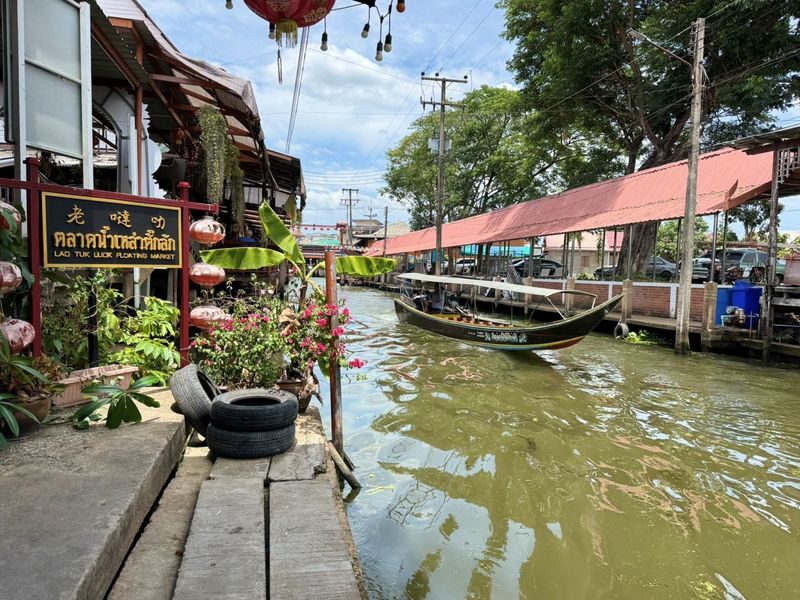 Damnoen Saduak Floating Market & Maeklong Railway Market Day Tour - What the price covers, and what it does not