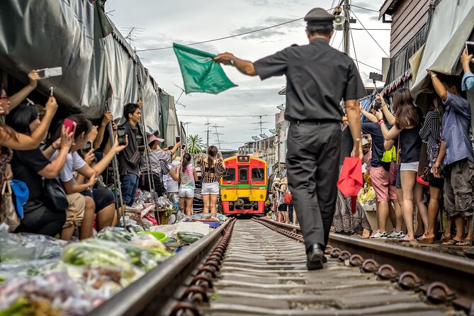 Damnoen Saduak Floating Market & Maeklong Railways From Bangkok - End Point