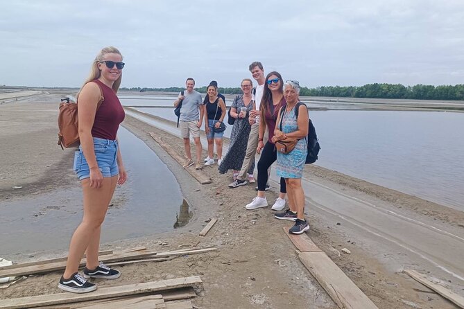 Damnoen Saduak Floating Market & Maeklong Railways From Bangkok - Common Questions