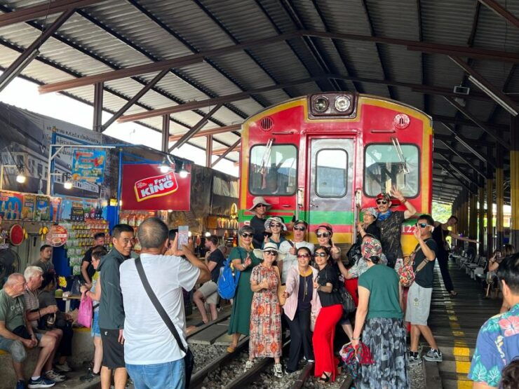 Damnoen Saduak Floating Market & Railway Market (Half Day) - Duration and Availability