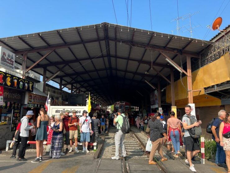 Damnoen Saduak Floating Market & Railway Market (Half Day) - Highlights