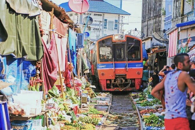 Damnoen Saduak Floating Market & Railway Market Tour from Bangkok - What to Expect from the Itinerary