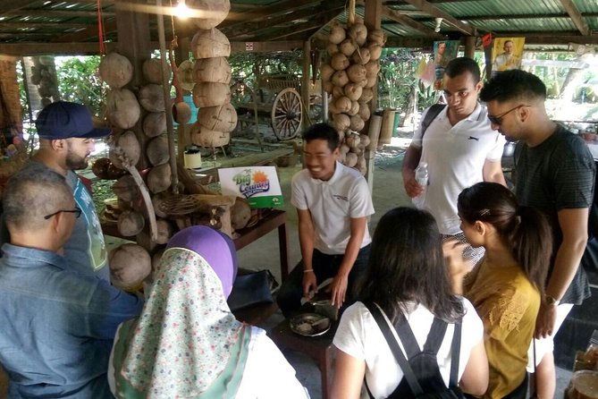 Damnoen Saduak Floating Market Small Group Tour - Tour Experience and Satisfaction