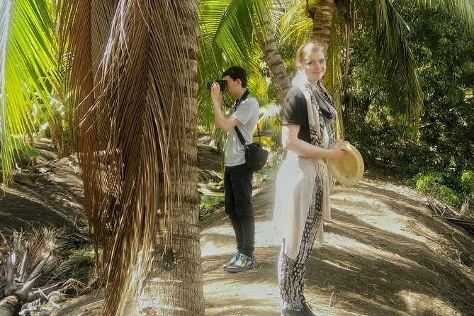 Damnoen Saduak Floating Market Small Group Tour - Praise for Tour Guide and Local Interactions