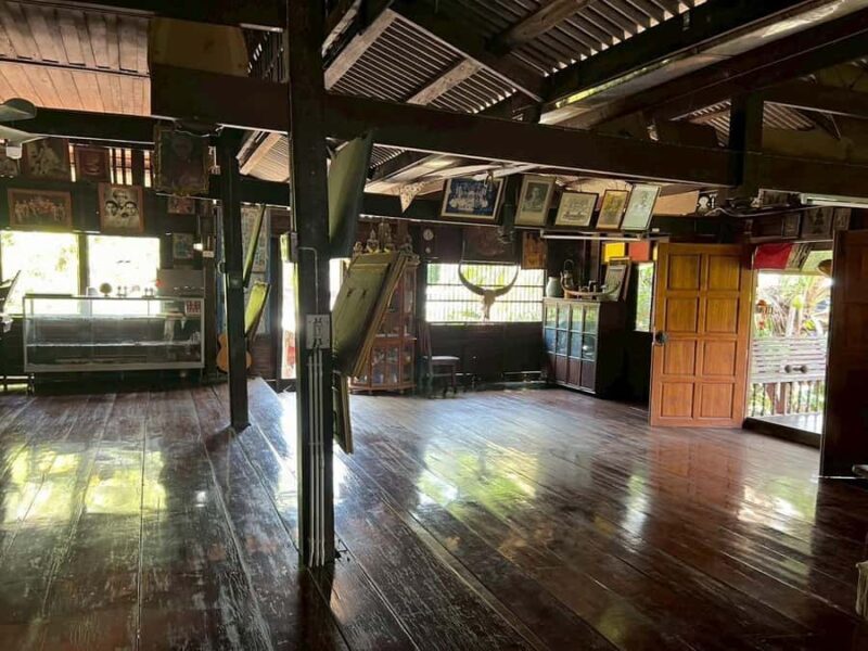 Damnoen Saduak & Maeklong Railway Market Tour (Private car) - FAQs