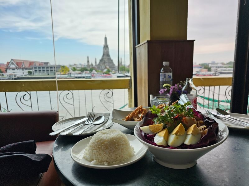 Damnoen Saduak, Maeklong Train, Grand Palace and Sunset View Hidden - 15:00 inside the Grand Palace