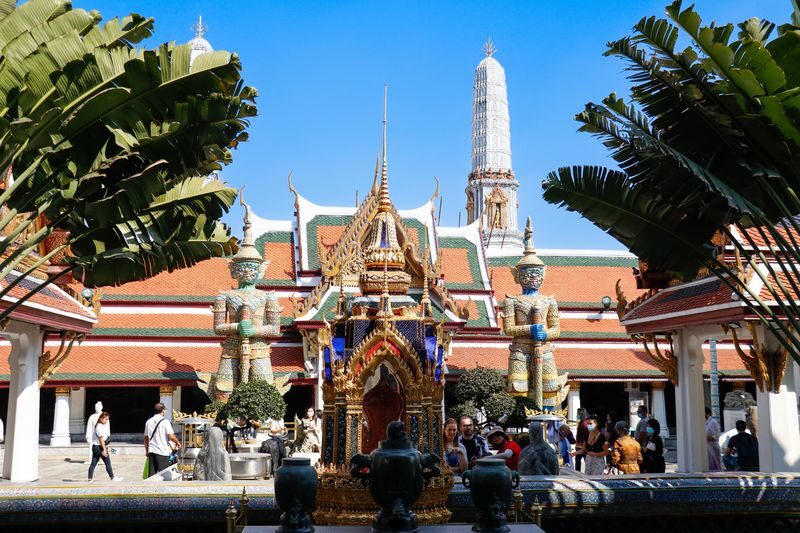 Damnoen Saduak, Maeklong Train, Grand Palace and Sunset View Hidden - Should you book this tour?